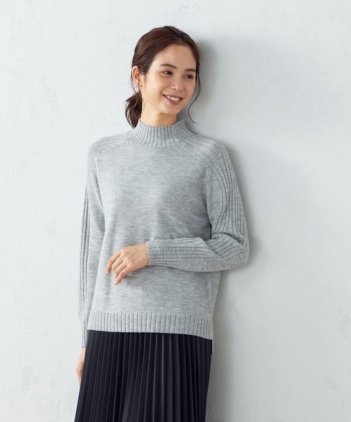 COMME CA ISM(コムサイズム)の「【WEB/一部店舗限定カラー:グレー、サックス】ハイネック ニット(ニット/セーター・レディース・グレー/サックスブルー/ベージュ/チャコール/ラベンダー/オレンジ/グレー系/ワイン/ブラック/ダークブラウン・LARGE/MEDIUM)」の3枚目の写真