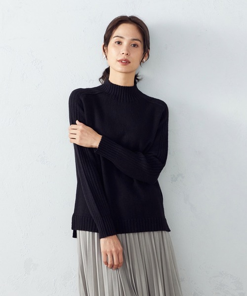 COMME CA ISM(コムサイズム)の「【WEB/一部店舗限定カラー:グレー、サックス】ハイネック ニット(ニット/セーター・レディース・グレー/サックスブルー/ベージュ/チャコール/ラベンダー/オレンジ/グレー系/ワイン/ブラック/ダークブラウン・LARGE/MEDIUM)」の2枚目の写真