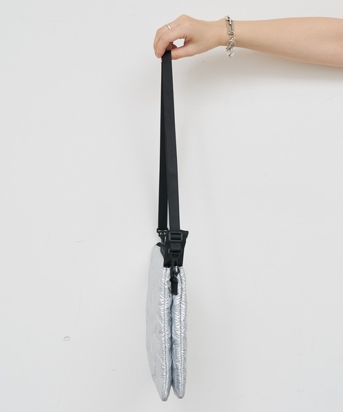 CONTROL FREAK / CTFK（コントロールフリーク）の「【CONTROL FREAK/コントロールフリーク】スタースタンプレイヤードサコッシュ（ボディバッグ/ウエストポーチ・レディース・シルバー・ONE SIZE）」の13枚目の写真