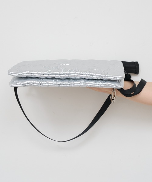 CONTROL FREAK / CTFK（コントロールフリーク）の「【CONTROL FREAK/コントロールフリーク】スタースタンプレイヤードサコッシュ（ボディバッグ/ウエストポーチ・レディース・シルバー・ONE SIZE）」の11枚目の写真