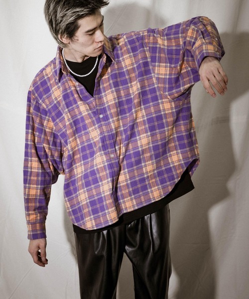 URBAN RESEARCH（アーバンリサーチ）の「URBAN RESEARCH iD　オーバーボタンダウンチェックシャツ（シャツ/ブラウス・メンズ・ブラック/パープル・MEDIUM/LARGE）」の2枚目の写真