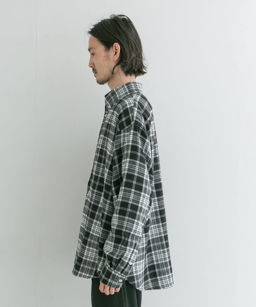 URBAN RESEARCH（アーバンリサーチ）の「URBAN RESEARCH iD　オーバーボタンダウンチェックシャツ（シャツ/ブラウス・メンズ・ブラック/パープル・MEDIUM/LARGE）」の19枚目の写真