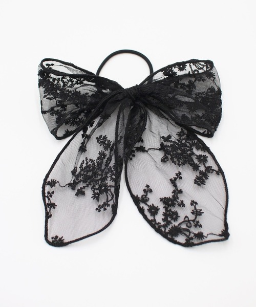 Rora(ローラ)の「ケイティ 総レース 立体リボン ヘアゴム (2color) 花柄 白 黒 フォーマル カジュアル 【ママとお揃い】(ヘアゴム・キッズ・ホワイト/ブラック・FREE)」の12枚目の写真