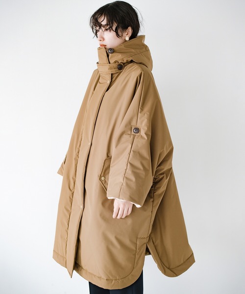 haco!(ハコ)の「F/CE. RECYCLE MATERIAL PADDING PONCHO(その他アウター・レディース・オリーブ/キャメル・SMALL)」の3枚目の写真