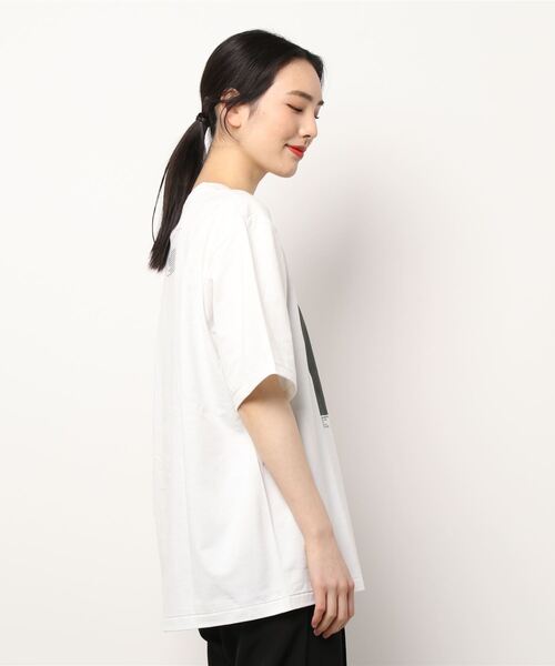 JANESMITH（ジェーンスミス）の「JANESMITH ジェーンスミス / GIRL IN YELLOW SHORT SLEEVE T-SHIRT グラフィックプリントビッグシルエットTシャツ / 22SCT-#156S-CA（Tシャツ/カットソー・レディース・ホワイト/グレー・MEDIUM/SMALL/X-LARGE/LARGE）」の14枚目の写真