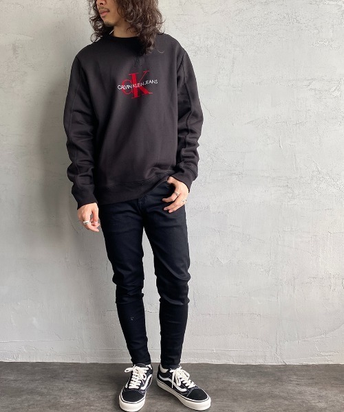 Calvin Klein Jeans（カルヴァンクラインジーンズ）の「[Calvin Klein Jeans/カルバンクラインジーンズ] ARCHVAL モノグラム FLOCK クルーネックスウェット（スウェット・レディース・ブラック・L/M/XL）」の3枚目の写真
