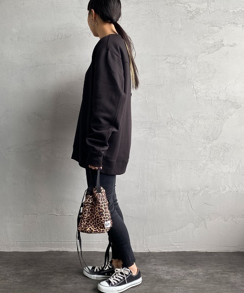 Calvin Klein Jeans（カルヴァンクラインジーンズ）の「[Calvin Klein Jeans/カルバンクラインジーンズ] ARCHVAL モノグラム FLOCK クルーネックスウェット（スウェット・レディース・ブラック・L/M/XL）」の21枚目の写真