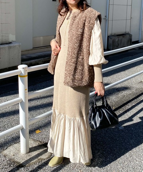 archives（アルシーヴ）の「ファーベスト付きキルティングジャケット（ノーカラージャケット・レディース・アイボリー/モカ・MEDIUM）」の5枚目の写真