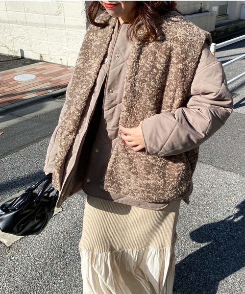 archives（アルシーヴ）の「ファーベスト付きキルティングジャケット（ノーカラージャケット・レディース・アイボリー/モカ・MEDIUM）」の14枚目の写真