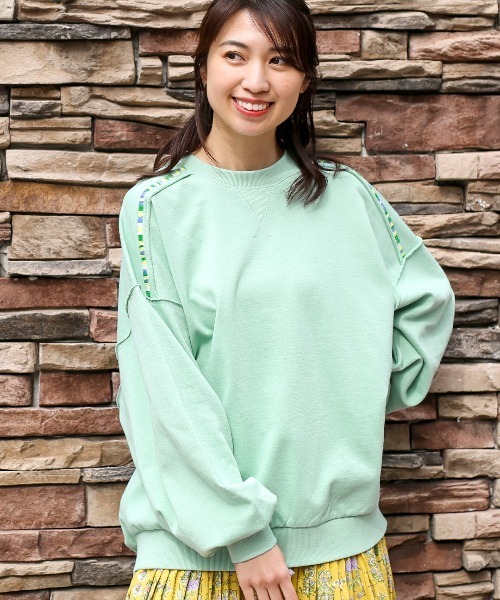 チチカカ（チチカカ）の「フロスティーカラースウェットプルオーバー（スウェット・レディース・パープル/ピンク/イエロー/グリーン・FREE）」の2枚目の写真