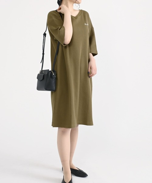 MARY QUANT(マリークワント)の「バックデイジーボタンボリューム ワンピース(ワンピース・レディース・ブラック/ベージュ/カーキ/ブラウン・M)」の4枚目の写真