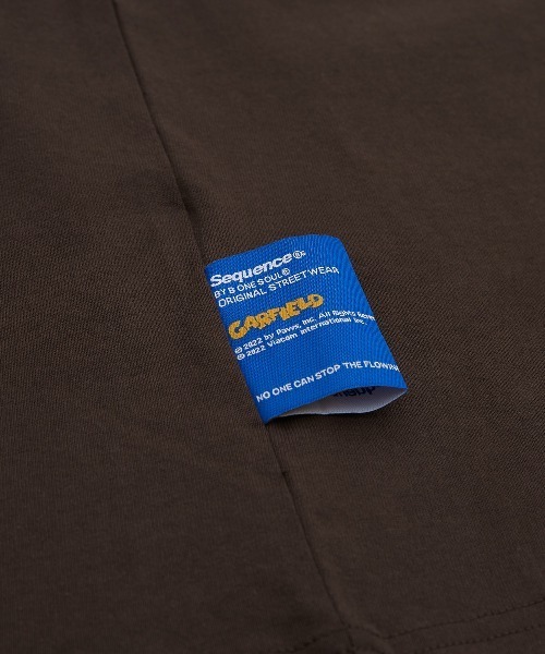 B ONE SOUL（ビーワンソウル）の「【Sequence by B ONE SOUL × GARFIELD】ポーズ バリエーション バックプリント Tシャツ（Tシャツ/カットソー・メンズ・ホワイト/イエロー/チョコ・LARGE/MEDIUM）」の6枚目の写真