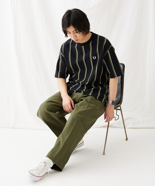 FRED PERRY(フレッドペリー)の「【FRED PERRY/フレッドペリー別注】ライン Tシャツ(Tシャツ/カットソー・メンズ・ブラック/ベージュ系その他/グリーン/ネイビー・SMALL/MEDIUM/LARGE)」の7枚目の写真