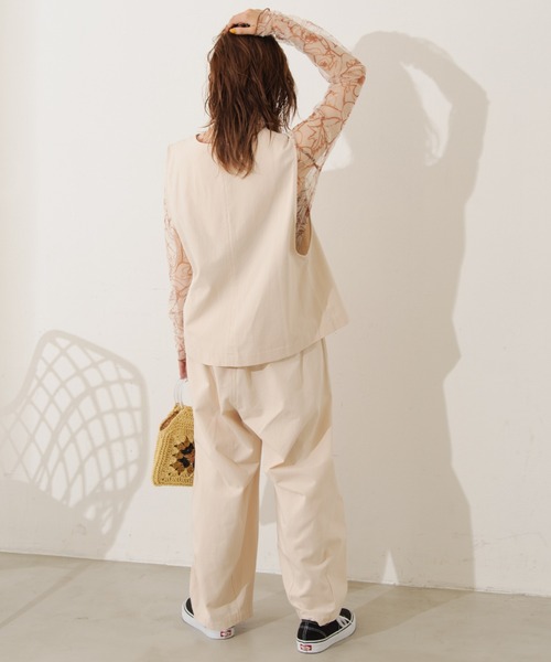 MERLOT（メルロー）の「ノーカラーコットンベスト（ベスト・レディース・ブラック/ブラウン/ナチュラル・FREE）」の10枚目の写真