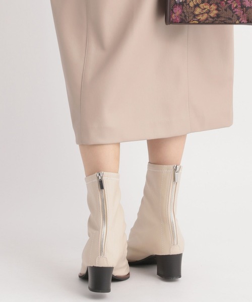 Andemiu（アンデミュウ）の「ストレッチショートブーツ156872（ブーツ・レディース・ブラック/ブラウン/オフホワイト・SMALL/MEDIUM/LARGE）」の18枚目の写真