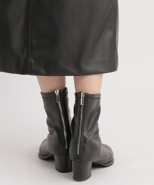 Andemiu（アンデミュウ）の「ストレッチショートブーツ156872（ブーツ・レディース・ブラック/ブラウン/オフホワイト・SMALL/MEDIUM/LARGE）」の20枚目の写真