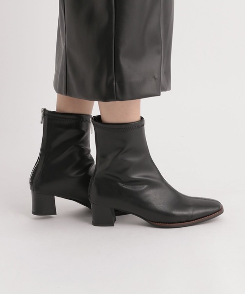 Andemiu（アンデミュウ）の「ストレッチショートブーツ156872（ブーツ・レディース・ブラック/ブラウン/オフホワイト・SMALL/MEDIUM/LARGE）」の21枚目の写真
