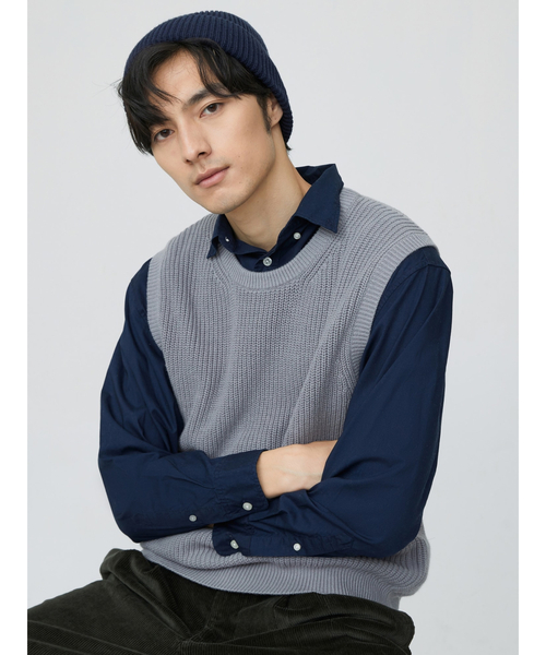 GAP（ギャップ）の「オーバーサイズ クルーネック ベスト (ユニセックス)（ベスト・メンズ・ブラック/ネイビー/グレー・S/M/L/XS/XL）」の5枚目の写真