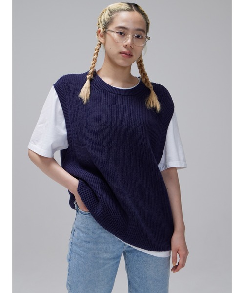 GAP（ギャップ）の「オーバーサイズ クルーネック ベスト (ユニセックス)（ベスト・メンズ・ブラック/ネイビー/グレー・S/M/L/XS/XL）」の7枚目の写真