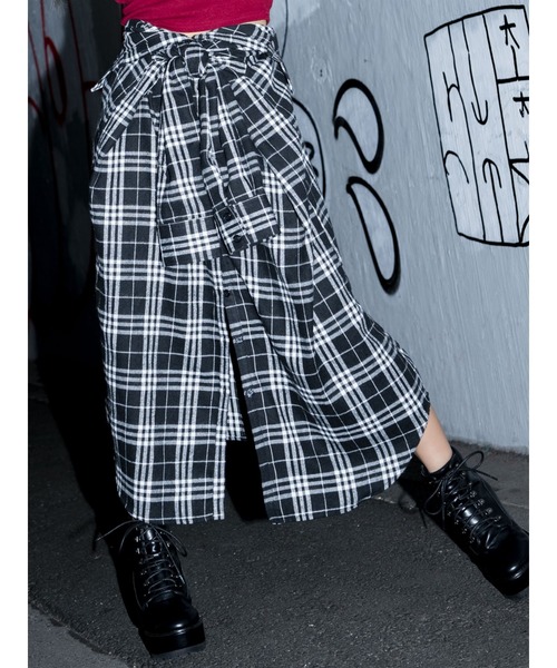 EGOIST（エゴイスト）の「シャツライクチェックロングスカート（スカート・レディース・ブラック/ネイビー・FREE）」の2枚目の写真