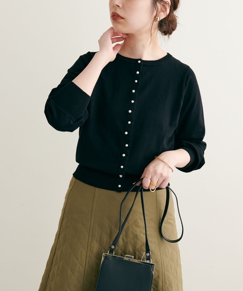 natural couture(ナチュラルクチュール)の「WEB限定カラーあり/2022AWアイテム/ちびちびパール釦2WAYカーディガン(カーディガン/ボレロ・レディース・ブラック/ベージュ/ネイビー/オフホワイト/カーキ/ピンク・FREE)」の12枚目の写真