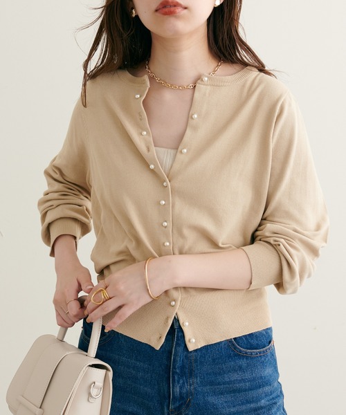 natural couture(ナチュラルクチュール)の「WEB限定カラーあり/2022AWアイテム/ちびちびパール釦2WAYカーディガン(カーディガン/ボレロ・レディース・ブラック/ベージュ/ネイビー/オフホワイト/カーキ/ピンク・FREE)」の15枚目の写真