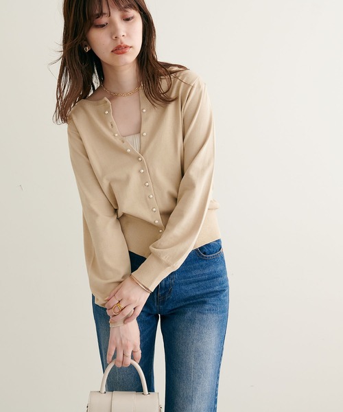natural couture(ナチュラルクチュール)の「WEB限定カラーあり/2022AWアイテム/ちびちびパール釦2WAYカーディガン(カーディガン/ボレロ・レディース・ブラック/ベージュ/ネイビー/オフホワイト/カーキ/ピンク・FREE)」の17枚目の写真