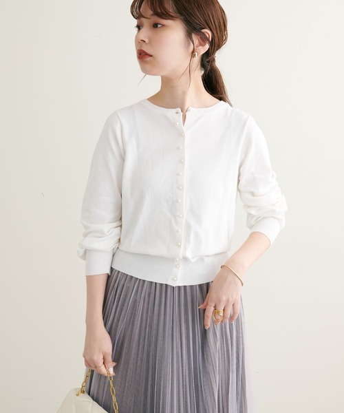 natural couture(ナチュラルクチュール)の「WEB限定カラーあり/2022AWアイテム/ちびちびパール釦2WAYカーディガン(カーディガン/ボレロ・レディース・ブラック/ベージュ/ネイビー/オフホワイト/カーキ/ピンク・FREE)」の8枚目の写真