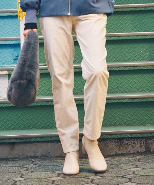 BAYFLOW(ベイフロー)の「コーデュロイテーパーパンツ(その他パンツ・レディース・ピンク/グレイッシュベージュ/チャコール/オフホワイト・SMALL/MEDIUM/LARGE)」の2枚目の写真