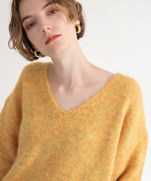 CEDNIE(セドニー)の「Vネックミックスカラーニット(ニット/セーター・レディース・パープル/イエロー・M)」の3枚目の写真