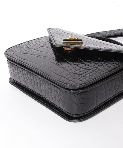 Guess(ゲス)の「RETOUR Mini Top Handle Crossbody(ショルダーバッグ・レディース・ブラック・ONE SIZE)」の13枚目の写真