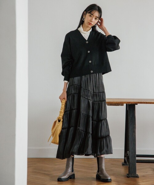 OPAQUE.CLIP（オペークドットクリップ）の「◆シルキーウールMIX Vネックカーディガン【WEB限定カラー】（カーディガン/ボレロ・レディース・ブラック/オフホワイト/ブルー/ダークオレンジ/ダークブラウン/イエロー/ベージュ系8・38/40/36）」の12枚目の写真