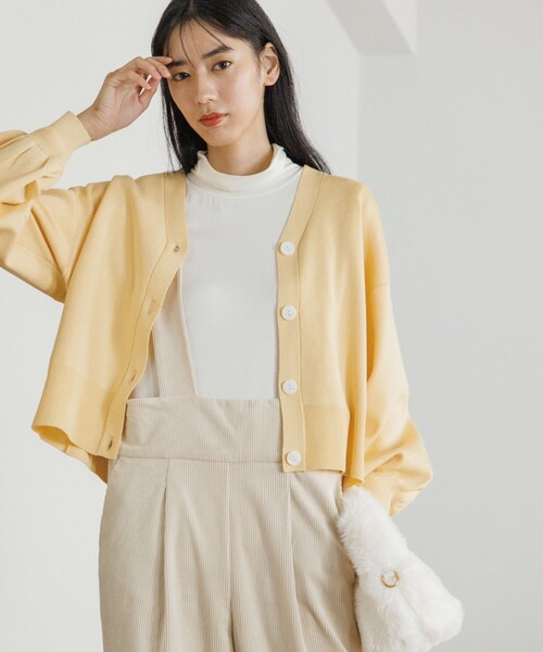 OPAQUE.CLIP（オペークドットクリップ）の「◆シルキーウールMIX Vネックカーディガン【WEB限定カラー】（カーディガン/ボレロ・レディース・ブラック/オフホワイト/ブルー/ダークオレンジ/ダークブラウン/イエロー/ベージュ系8・38/40/36）」の18枚目の写真