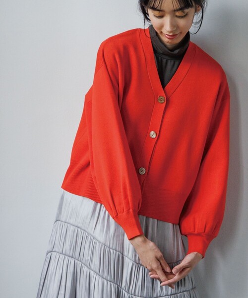 OPAQUE.CLIP（オペークドットクリップ）の「◆シルキーウールMIX Vネックカーディガン【WEB限定カラー】（カーディガン/ボレロ・レディース・ブラック/オフホワイト/ブルー/ダークオレンジ/ダークブラウン/イエロー/ベージュ系8・38/40/36）」の19枚目の写真