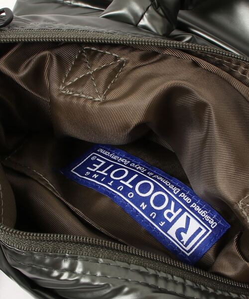 ROOTOTE（ルートート）の「【取外し可能ショルダー付き】ルートート/LT.サコッシュ.フェザーカラーB（ショルダーバッグ・レディース・ブラック/イエロー/シルバー/カーキ/グリーン系その他/ピンク系その他/ブラック×ブルー/ブルー系その他/パープル系その他・FREE）」の11枚目の写真