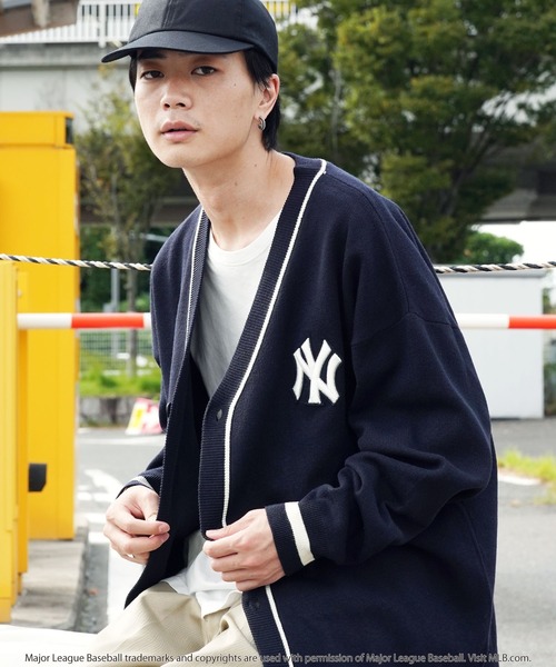MLB（メジャーリーグベースボール）の「MLB / メジャーリーグベースボール LULU & ARNIE 別注 刺繍ロゴ ニット カーディガン（カーディガン/ボレロ・メンズ・グレー系その他2/その他1/グリーン系その他/ブルー系その他/グレー系その他/ブラック系その他2/ブラック系その他3/ブラック系その他・FREE）」の7枚目の写真