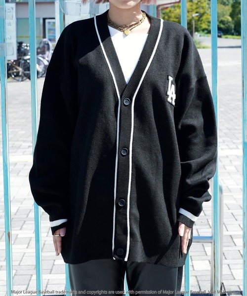 MLB（メジャーリーグベースボール）の「MLB / メジャーリーグベースボール LULU & ARNIE 別注 刺繍ロゴ ニット カーディガン（カーディガン/ボレロ・メンズ・グレー系その他2/その他1/グリーン系その他/ブルー系その他/グレー系その他/ブラック系その他2/ブラック系その他3/ブラック系その他・FREE）」の16枚目の写真