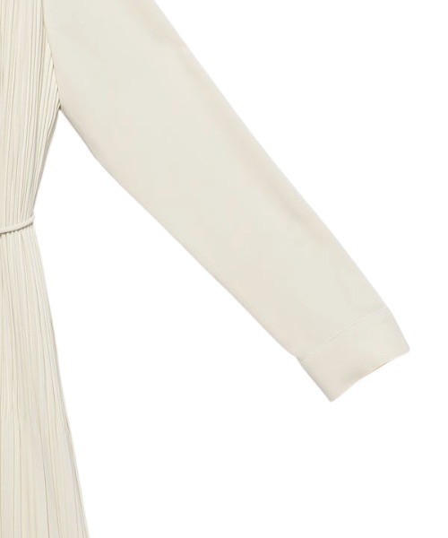 anuans（アニュアンス）の「アシメプリーツワンピース