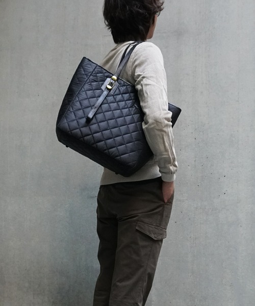 TOFF&LOADSTONE（トフアンドロードストーン）の「トート リップストップ キルト（トートバッグ・メンズ・ブラック/カーキ・FREE）」の7枚目の写真