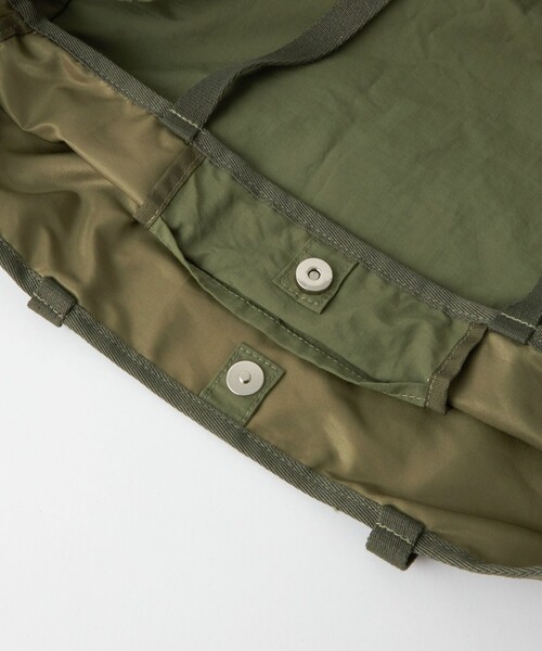 green label relaxing（グリーンレーベルリラクシング）の「【別注】＜fellowww＞2WAY ショルダー バッグ（ショルダーバッグ・メンズ・オリーブ/ブラック/オフホワイト/ベージュ・FREE）」の6枚目の写真