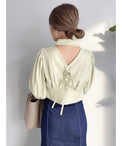 dazzlin（ダズリン）の「バックリボンショートタックブラウス（シャツ/ブラウス・レディース・グレー/オフホワイト/グリーン・FREE）」の7枚目の写真