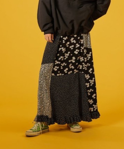 THE SHINZONE(ザ シンゾーン)の「THE SHINZONE PATCHED SK 23SMSSK01(スカート・レディース・ブラック・MEDIUM/SMALL)」の3枚目の写真