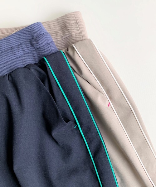 Q（キュー）の「リブベルトジョガーパンツ（その他パンツ・レディース・グレイッシュベージュ/ネイビー・MEDIUM）」の5枚目の写真