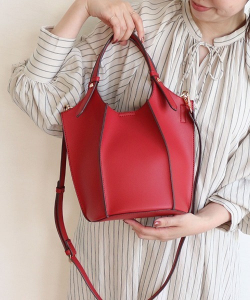 MIAN (ミアン)の「パネル切り替え2wayトートバッグ(トートバッグ・レディース・ベージュ/チャコールグレー/レッド/イエロー・FREE)」の4枚目の写真