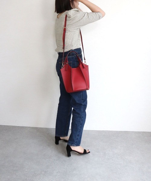MIAN (ミアン)の「パネル切り替え2wayトートバッグ(トートバッグ・レディース・ベージュ/チャコールグレー/レッド/イエロー・FREE)」の16枚目の写真
