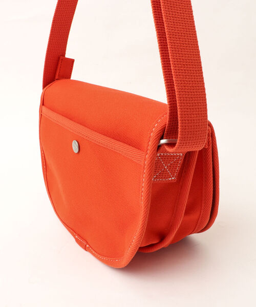 DANTON(ダントン)の「【DANTON/ダントン】COTTON SHOULDER BAG DT-H0142 LCS(ショルダーバッグ・メンズ・マスタード/インディゴブルー/レッド/グレー/ブラック/ベージュ・FREE)」の9枚目の写真
