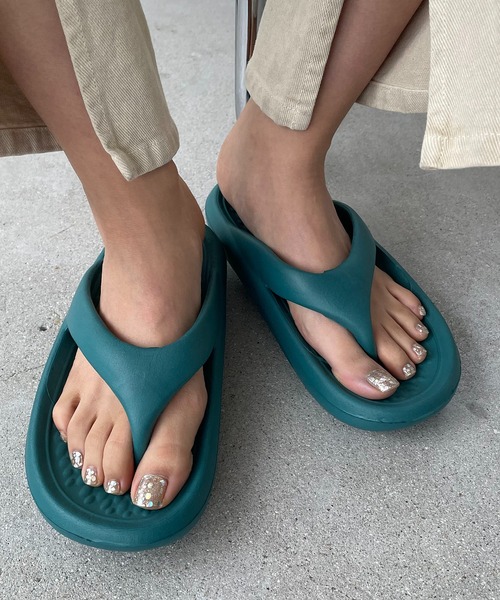 210nouve（トゥージュヌーブ）の「コンフォートトングサンダル【 ユニセックス】（サンダル・レディース・グリーン/ホワイト/ブラック/ベージュ・9/8/7/6）」の19枚目の写真