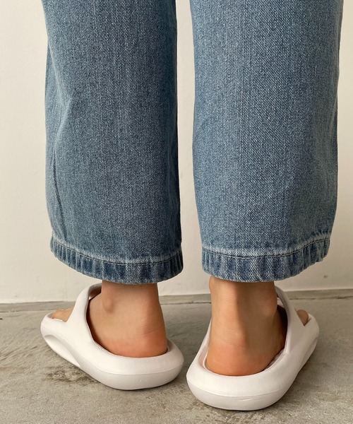 210nouve（トゥージュヌーブ）の「コンフォートトングサンダル【 ユニセックス】（サンダル・レディース・グリーン/ホワイト/ブラック/ベージュ・9/8/7/6）」の16枚目の写真