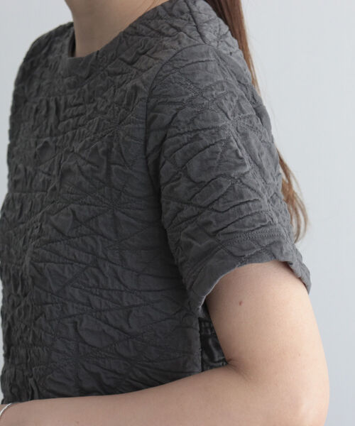 fredy emue（フレディエミュ）の「ポコポコカットジャガードプルオーバー（Tシャツ/カットソー・レディース・チャコールグレー/オフホワイト・38）」の8枚目の写真