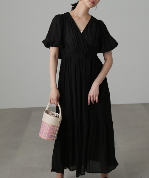 FREE'S MART（フリーズマート）の「【Sシリーズ対応】◆カシュクール半袖ティアードワンピース（ワンピース・レディース・イエロー/ブラック/ホワイト・MEDIUM/X-SMALL/SMALL）」の5枚目の写真